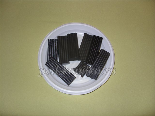 Поробка з природного матеріалу Курочка Чорнушка