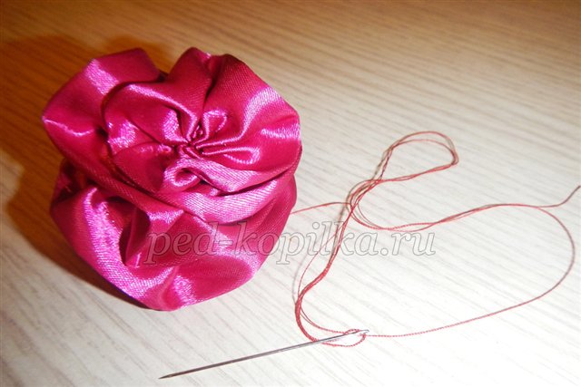 Півонії. Вироби до свята День матері Півонії. Вироби до свята День матері