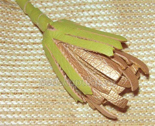 Хризантеми з шкіри. Майстер-клас