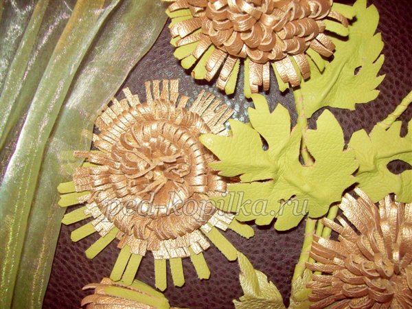 Хризантеми з шкіри. Майстер-клас