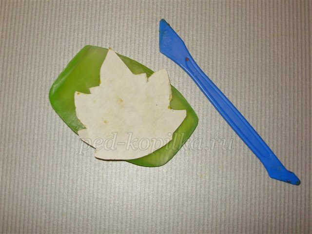 Осіннє листя своїми руками Осіннє листя своїми руками