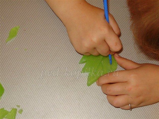 Осіннє листя своїми руками Осіннє листя своїми руками