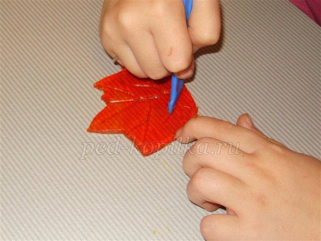 Осіннє листя своїми руками Осіннє листя своїми руками