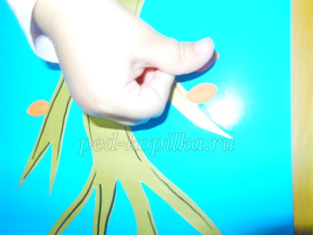 Дрібничка дерево восени