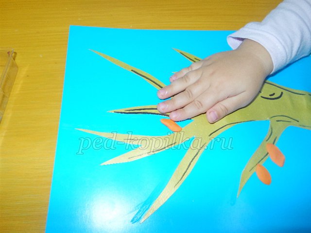 Дрібничка дерево восени