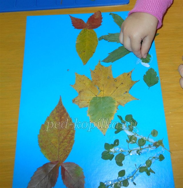 Аплікація з осіннього листя У рибок осінній бал
