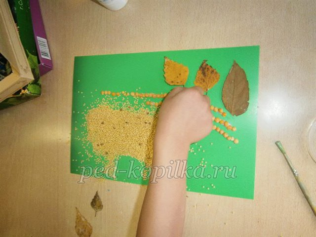 Аплікація з природних матеріалів на тему Осінь Аплікація з природних матеріалів на тему Осінь
