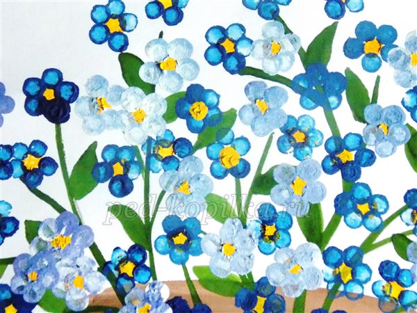 Букет незабудок для мами. Малювання ватяними паличками