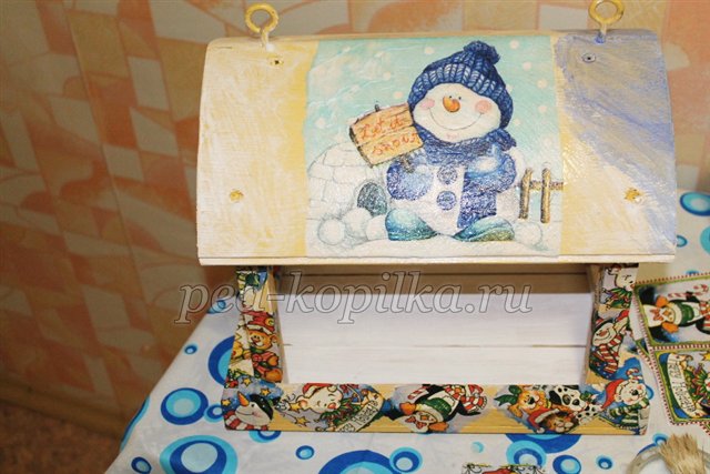 Годівниця для птахів у техніці декупаж Годівниця для птахів у техніці декупаж