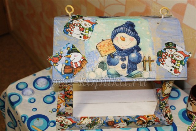 Годівниця для птахів у техніці декупаж Годівниця для птахів у техніці декупаж