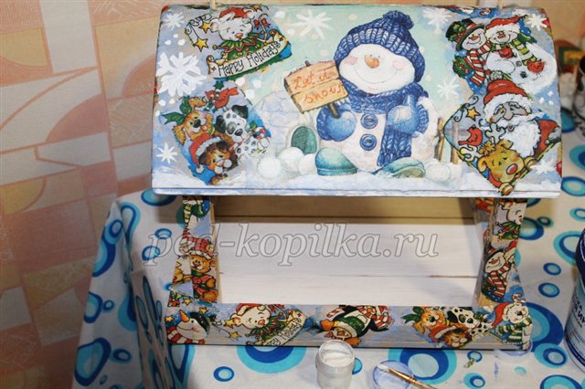 Годівниця для птахів у техніці декупаж Годівниця для птахів у техніці декупаж