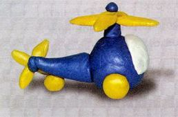Дитячі вироби з пластиліну. Вертоліт і літак