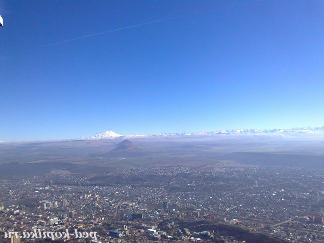 Кавказький хребет і красень Ельбрус