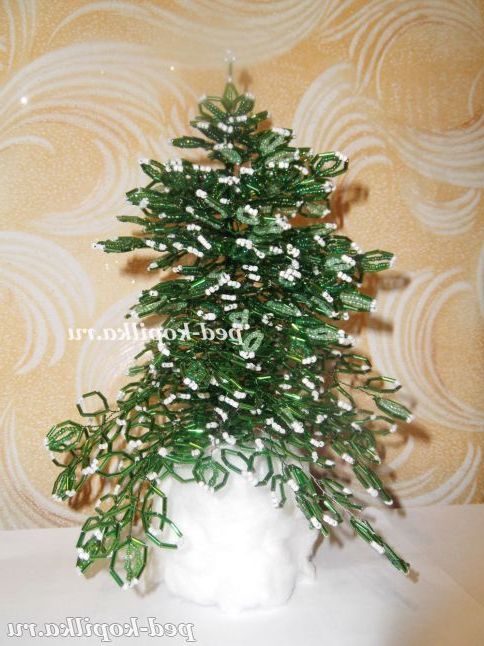 Новорічна ялинка з бісеру