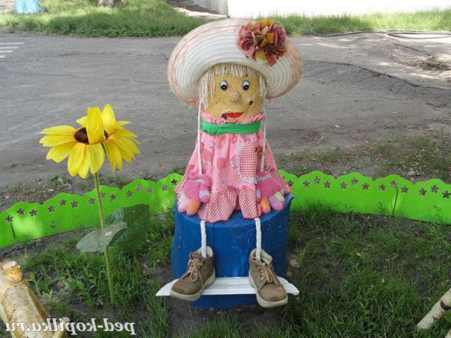 Весела бабуся.