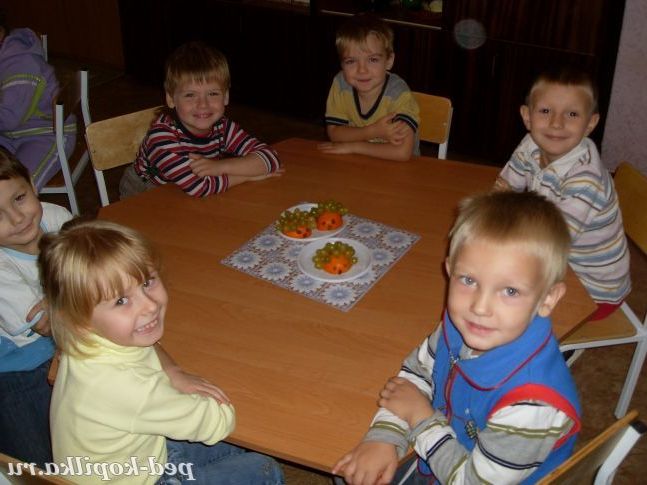 Їжте діти вітаміни - будете здорові