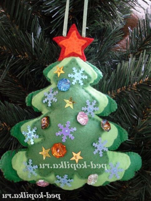 Новорічна ялинка з фетру своїми руками