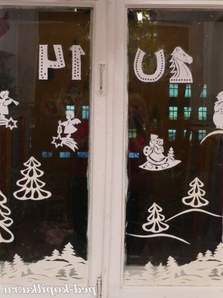 Витинанки на вікнах 2014