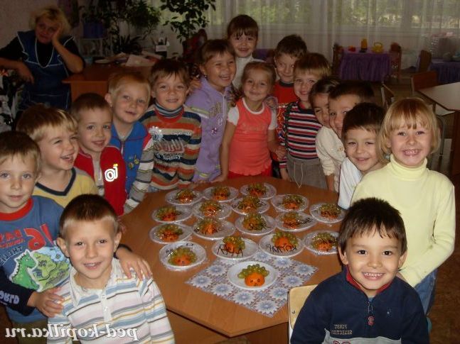 Їжте діти вітаміни - будете здорові