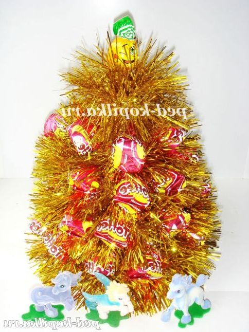 Новорічна ялинка своїми руками