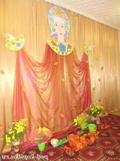 Оформлення музичної зали до осіннього ранку