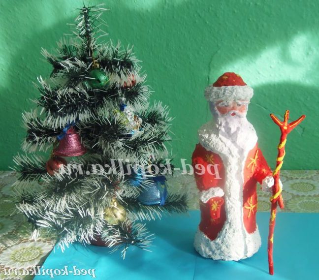 Дід Мороз в техніці пап'є-маше