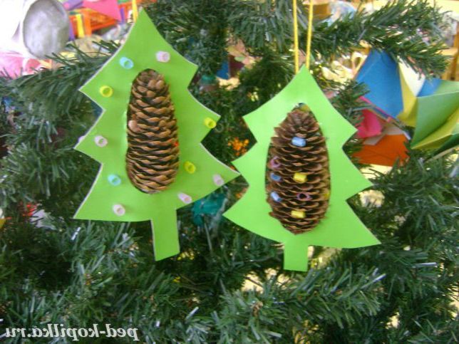 Ялинкові іграшки. Ялинки