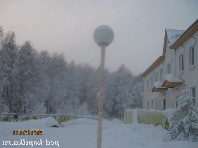 День. Дитячий садок. Ліхтар