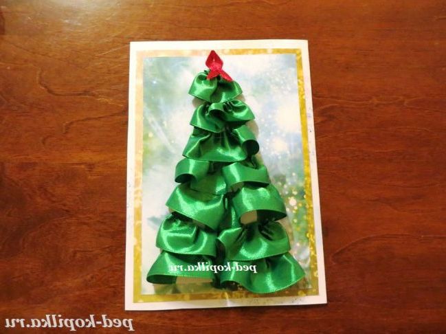 Новорічна листівка з атласних стрічок