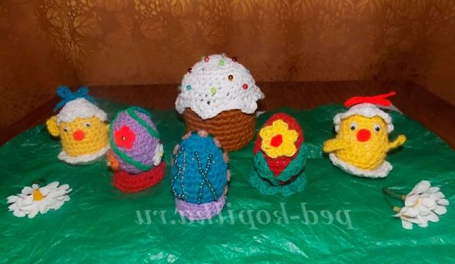 В'язані гачком прикраси до Великодня