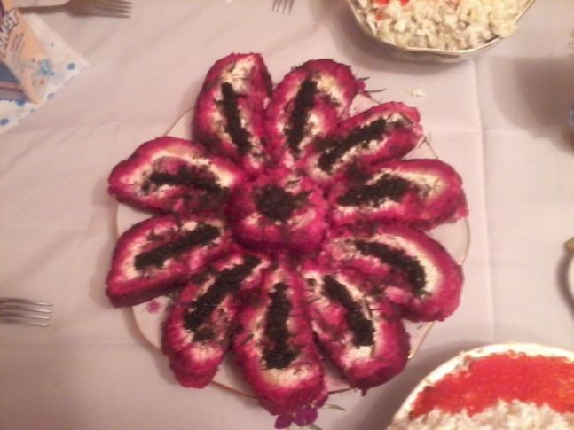 Салат до свята Квіточка