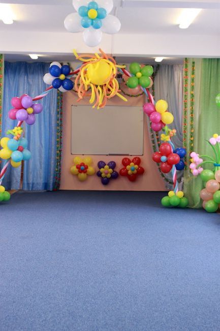 Оформлення музичної зали до випускного свята