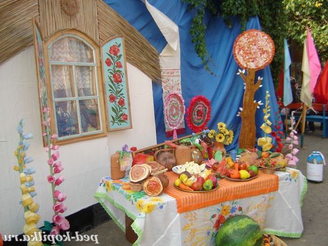 Куточок на ділянці дитячого садка