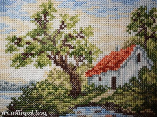 Будиночок біля річки