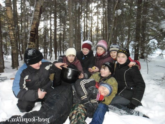 похід в зимовий ліс на вогнище