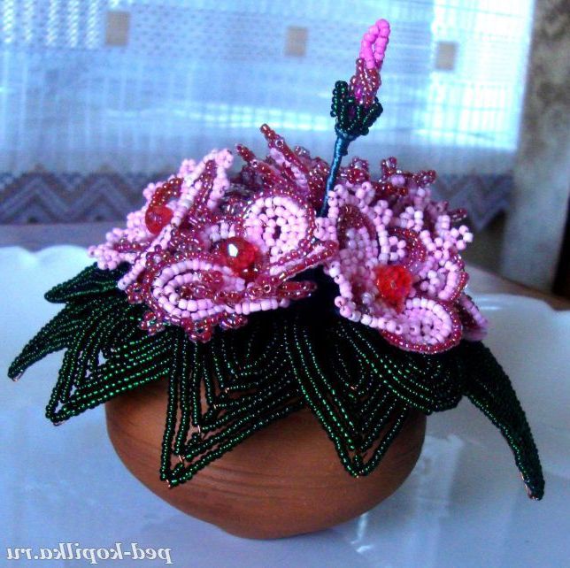 Фіалка з бісеру