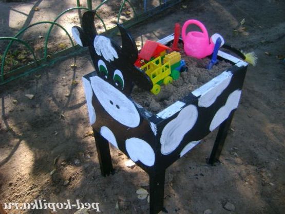 Корова - міні-пісочниця