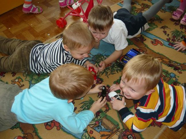 Друзі - товариші.