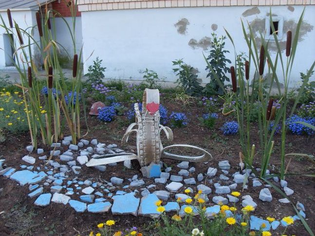 Озеро з лебедем