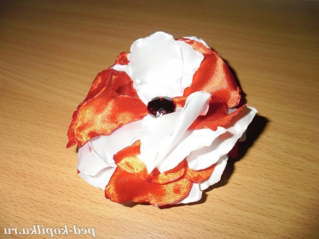 квітка на волосся