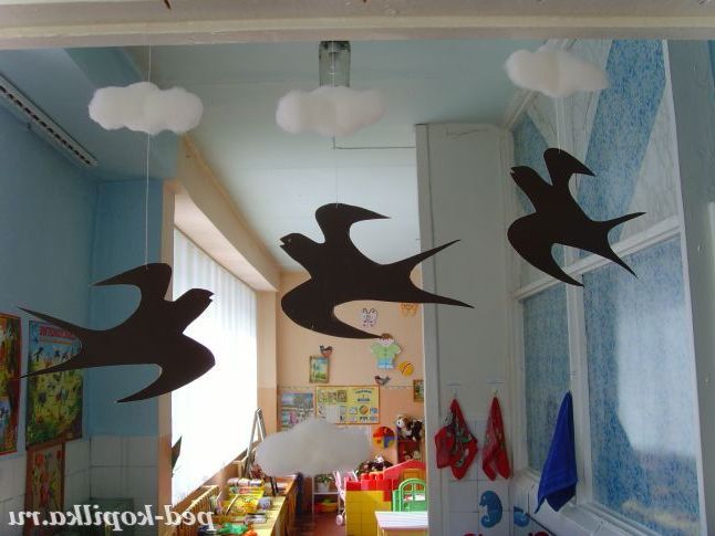 Тематичні підвіски в дверних отворах