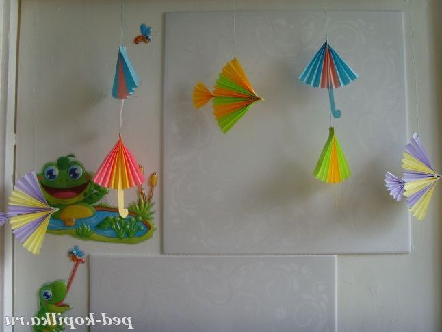 Тематичні підвіски в дверних отворах