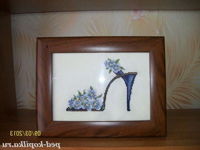 Квіткова туфелька. Вишивка хрестом