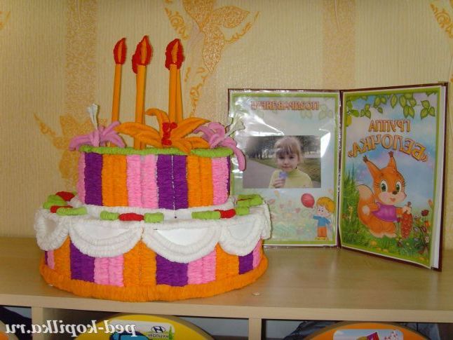 Торт з гофрованого паперу