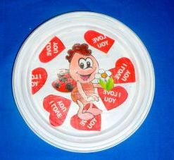 Подарунок до дня всіх Закоханих. Декупаж пластикової тарілочки