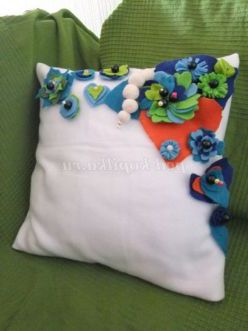 Подушка з фетру своїми руками. Майстер-клас